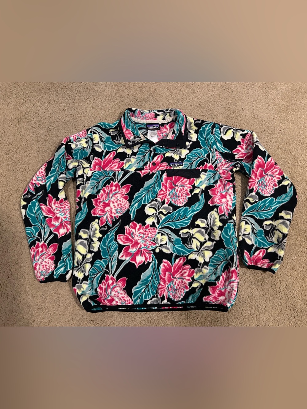 Women’s floral multicolor Patagonia Synchilla snap fleece size large